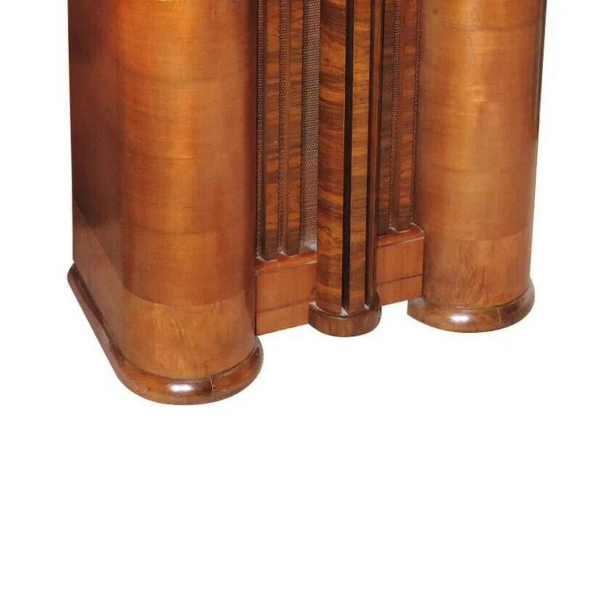 Antique Radio, RCA Victor Art Deco, Shortwave Band, Walnut Case w