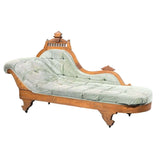 Comfy American Aesthetic Carved Walnut Méridienne Chaise, 19th century (1800s)!! - Old Europe Antique Home Furnishings